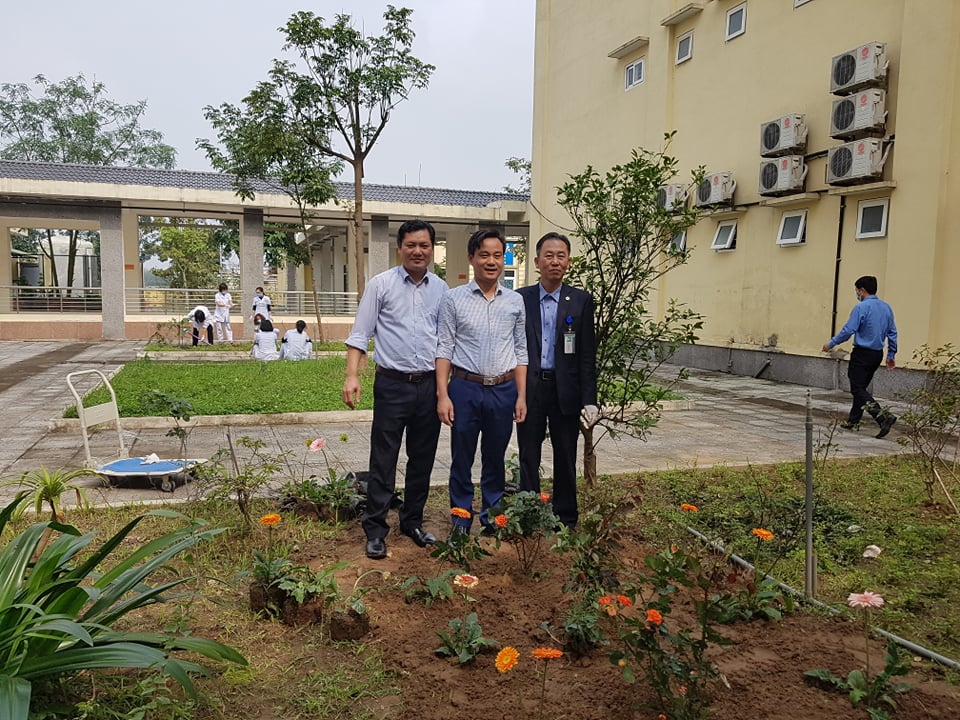 Bệnh viện đa khoa huyện Mê Linh hưởng ứng phong trào" Tết trồng cây đời đời nhớ ơn Bác Hồ
