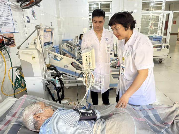 Chung tay bảo đảm an toàn người bệnh, chăm sóc sức khỏe trọn đời