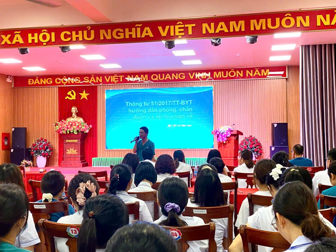 BỆNH VIỆN ĐA KHOA MÊ LINH TỔ CHỨC TẬP HUẤN THÔNG TƯ 51/2017/TT-BYT VỀ CHẨN ĐOÁN VÀ XỬ TRÍ SỐC PHẢN VỆ